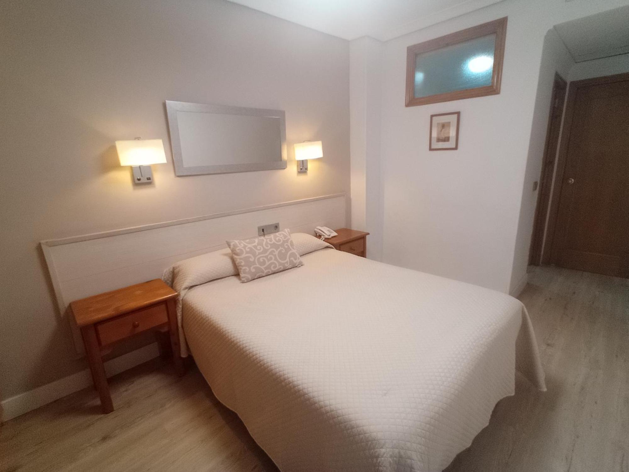 אלבאסטה Hostal Atienzar מראה חיצוני תמונה