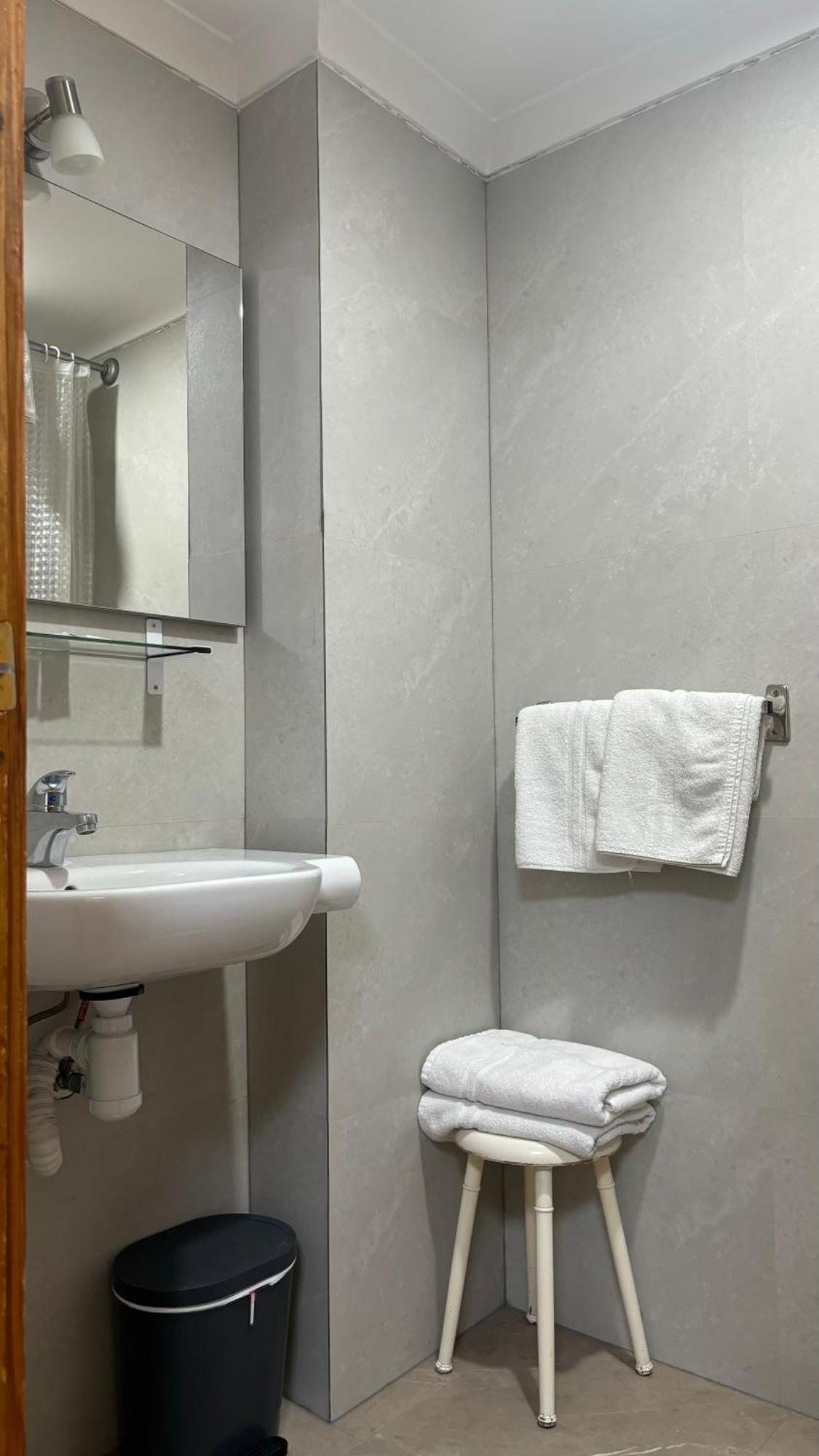 אלבאסטה Hostal Atienzar מראה חיצוני תמונה