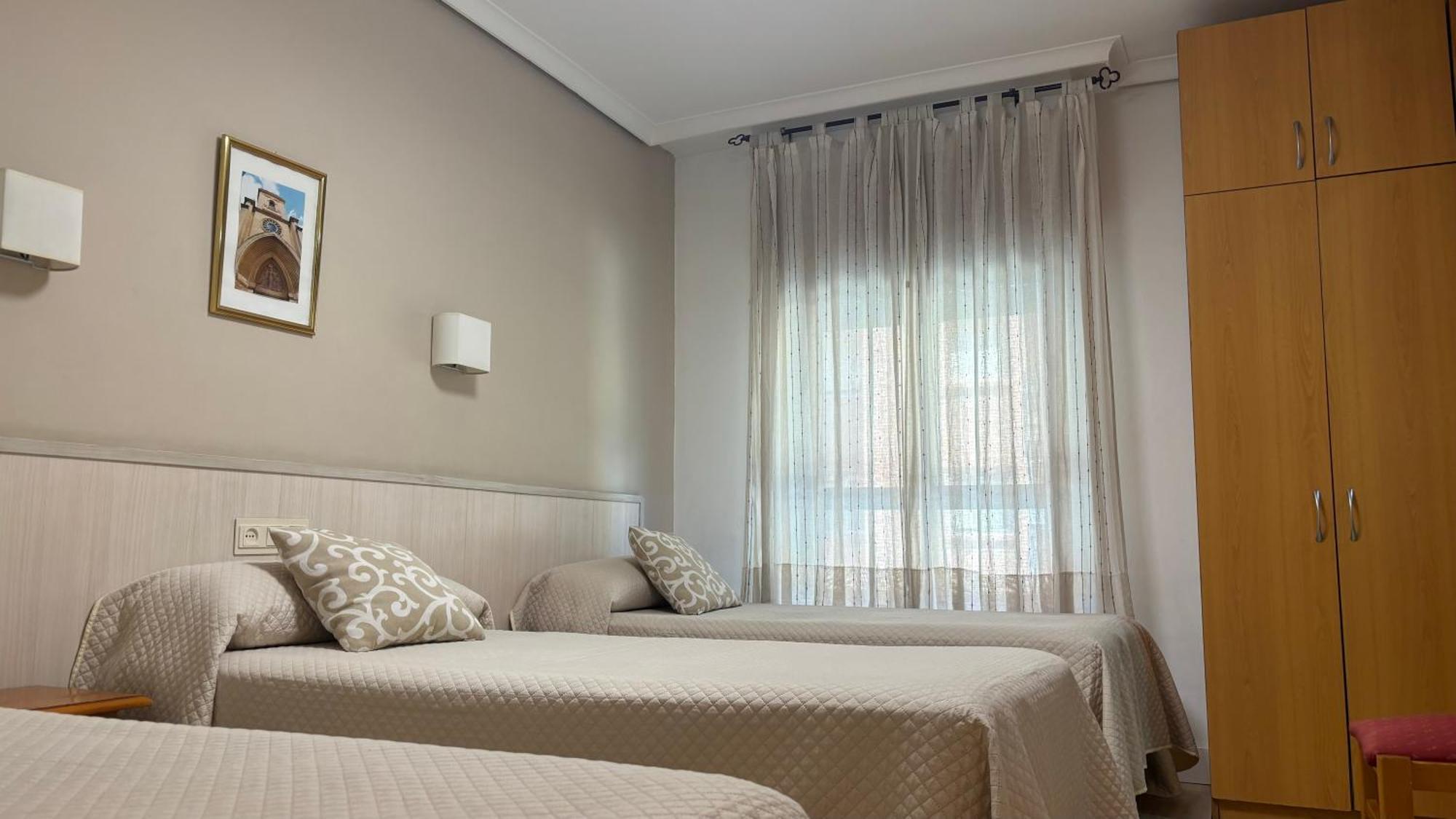 אלבאסטה Hostal Atienzar מראה חיצוני תמונה