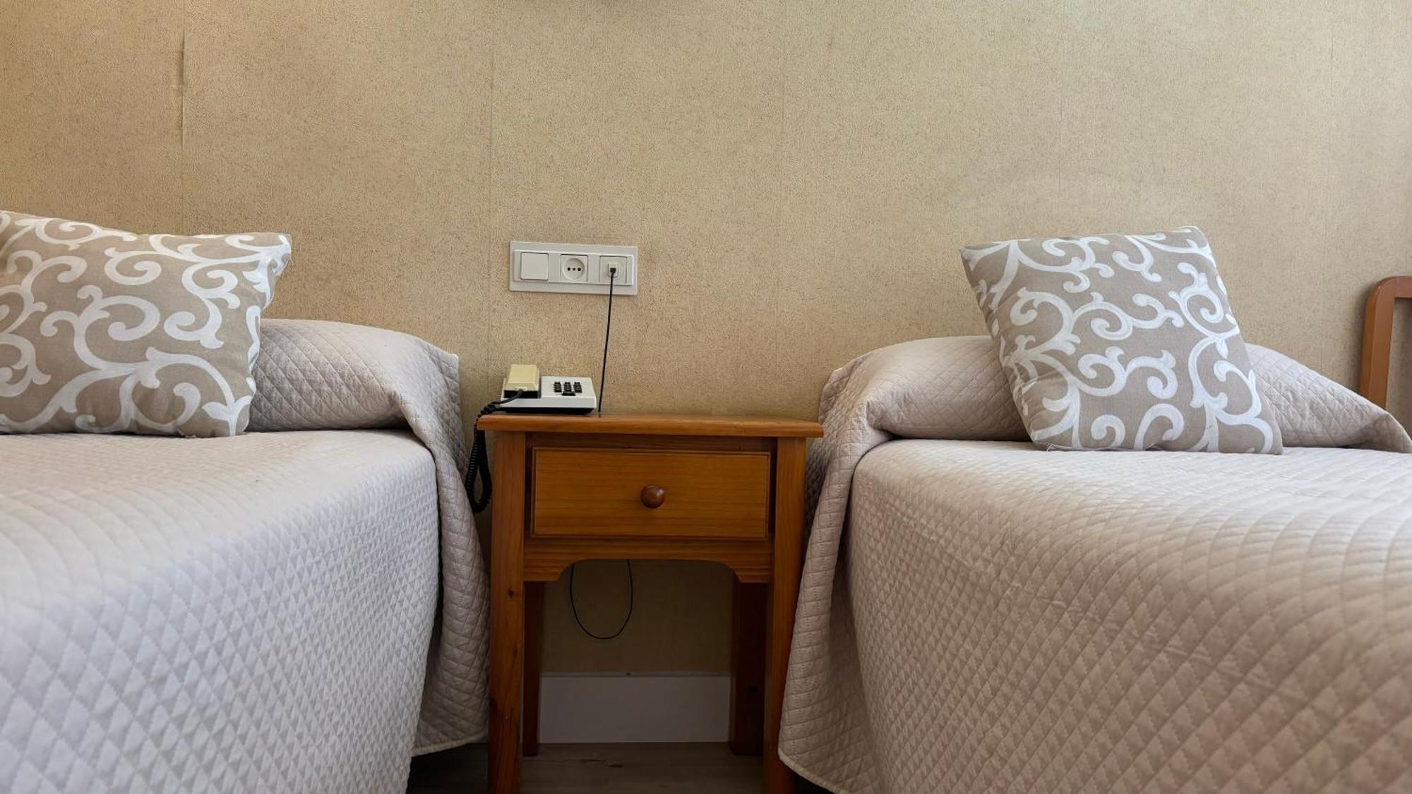 אלבאסטה Hostal Atienzar מראה חיצוני תמונה