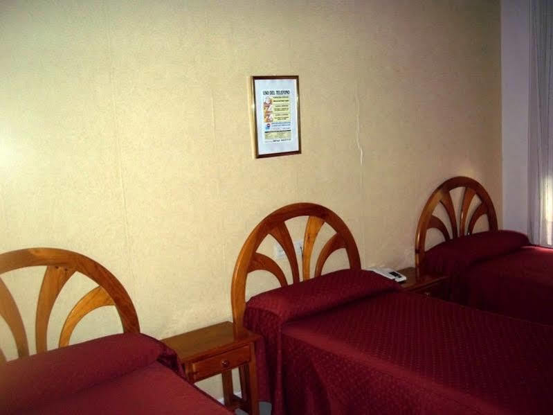 אלבאסטה Hostal Atienzar מראה חיצוני תמונה